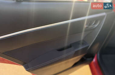Седан Toyota Corolla 2014 в 