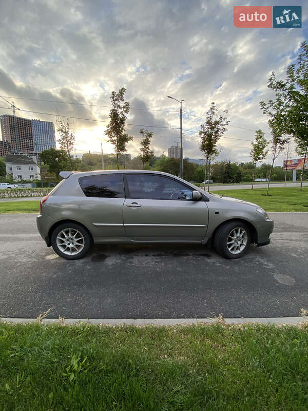 Хетчбек Toyota Corolla 2003 в Дніпрі