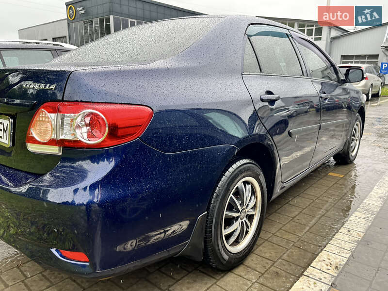 Седан Toyota Corolla 2011 в Трускавце