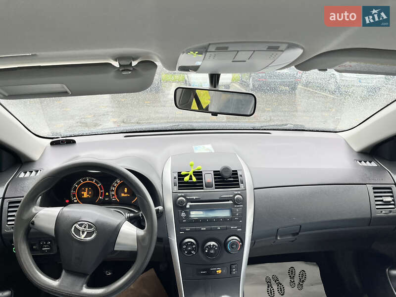 Седан Toyota Corolla 2011 в Трускавце