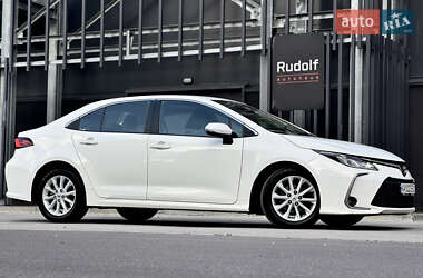 Седан Toyota Corolla 2019 в Киеве