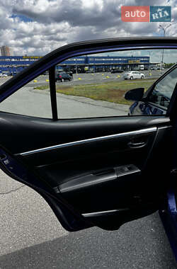 Седан Toyota Corolla 2014 в 