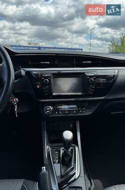 Седан Toyota Corolla 2014 в 