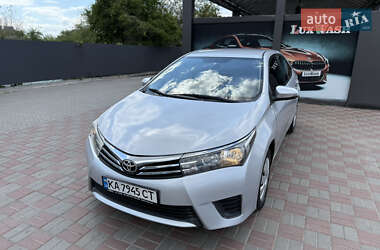 Седан Toyota Corolla 2014 в 