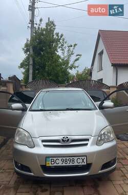 Хетчбек Toyota Corolla 2006 в Городку