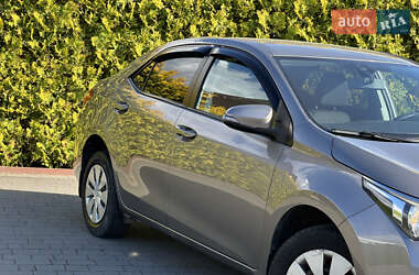 Седан Toyota Corolla 2013 в 