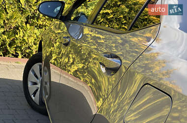 Седан Toyota Corolla 2013 в 