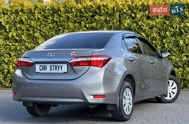 Седан Toyota Corolla 2013 в 
