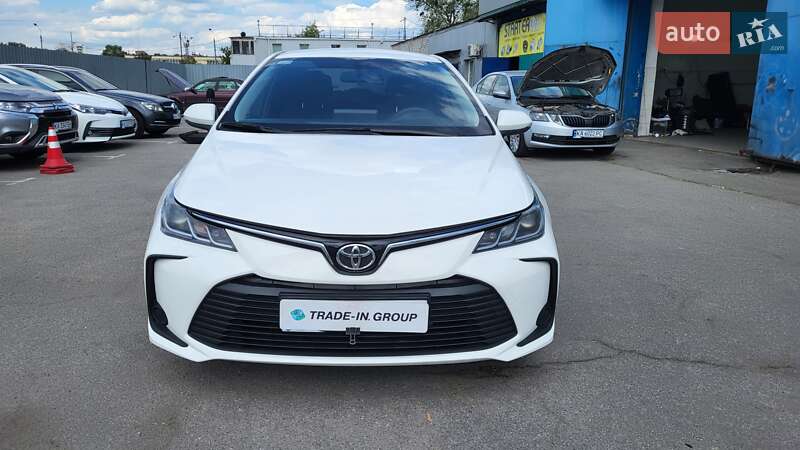 Седан Toyota Corolla 2019 в Києві