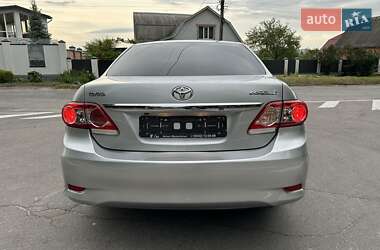 Седан Toyota Corolla 2010 в 