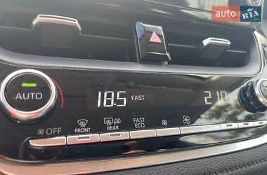 Седан Toyota Corolla 2022 в 