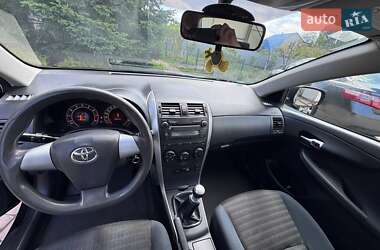Седан Toyota Corolla 2010 в 