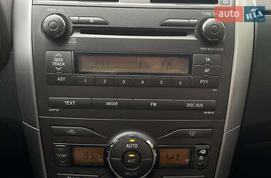 Седан Toyota Corolla 2010 в 