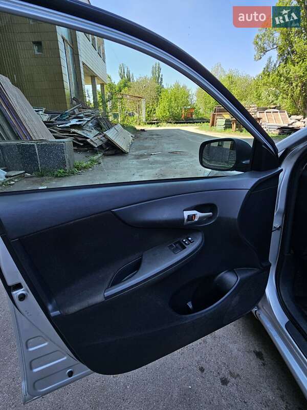 Седан Toyota Corolla 2011 в Києві