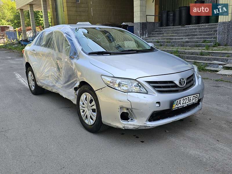 Седан Toyota Corolla 2011 в Києві