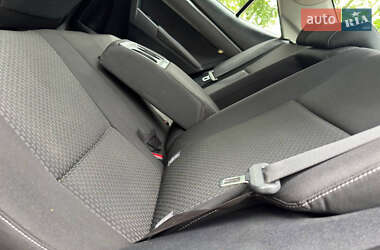 Седан Toyota Corolla 2017 в 