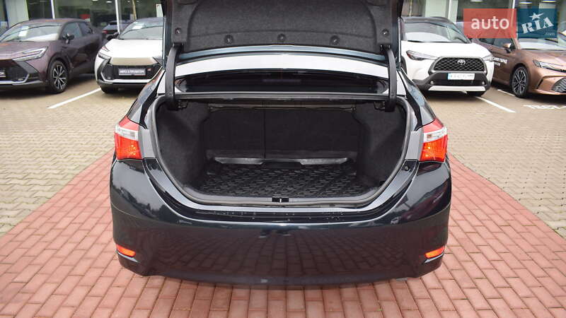 Седан Toyota Corolla 2014 в Житомире