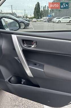 Седан Toyota Corolla 2015 в 