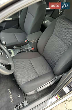 Седан Toyota Corolla 2010 в 