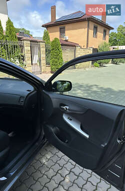 Седан Toyota Corolla 2010 в 