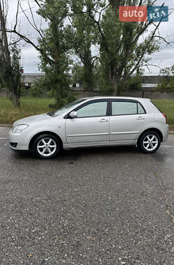 Хэтчбек Toyota Corolla 2006 в 