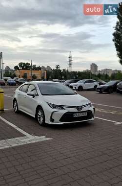 Седан Toyota Corolla 2020 в Києві