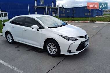 Седан Toyota Corolla 2022 в Виннице