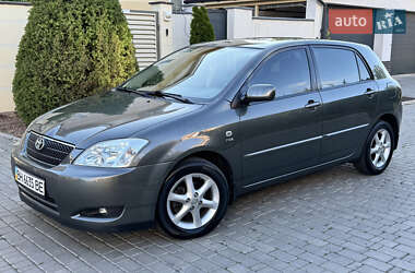 Хэтчбек Toyota Corolla 2003 в 