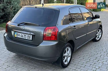 Хэтчбек Toyota Corolla 2003 в 