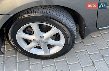 Хэтчбек Toyota Corolla 2003 в 
