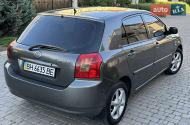 Хэтчбек Toyota Corolla 2003 в 