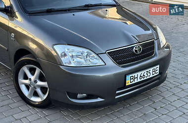 Хэтчбек Toyota Corolla 2003 в 