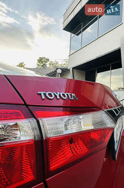 Седан Toyota Corolla 2013 в 