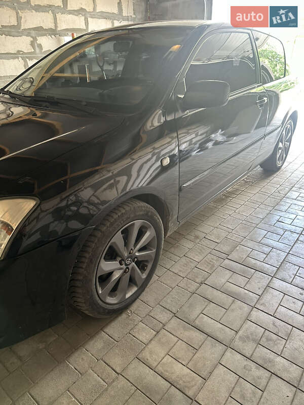 Седан Toyota Corolla 2004 в Дніпрі