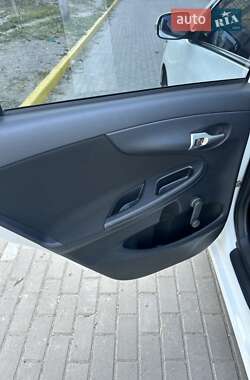 Седан Toyota Corolla 2012 в 