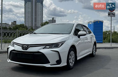 Седан Toyota Corolla 2020 в Киеве