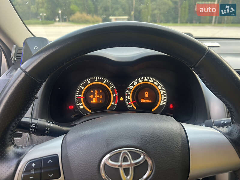 Седан Toyota Corolla 2011 в Каневі фото 12 Седан Toyota Corolla 2011 в Каневі