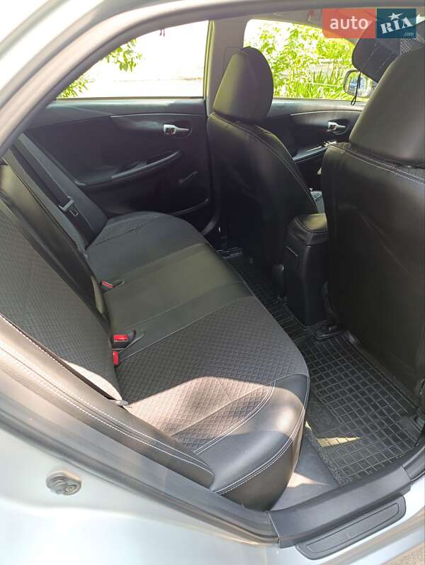 Седан Toyota Corolla 2010 в Києві
