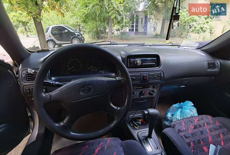 Хэтчбек Toyota Corolla 1999 в Одессе