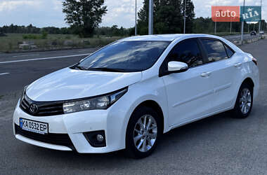 Седан Toyota Corolla 2013 в Киеве