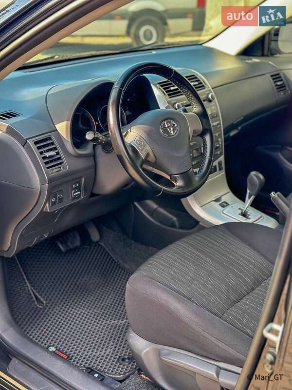 Седан Toyota Corolla 2007 в Дніпрі