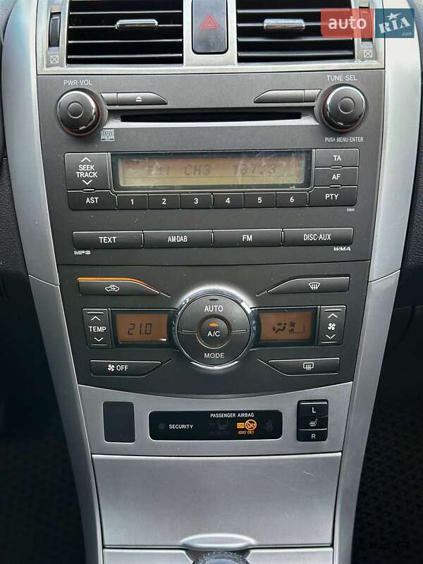 Седан Toyota Corolla 2007 в Дніпрі