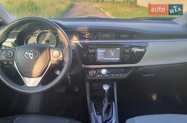 Седан Toyota Corolla 2016 в 