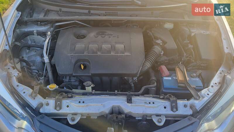 Седан Toyota Corolla 2016 в Черкасах