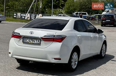 Седан Toyota Corolla 2018 в 