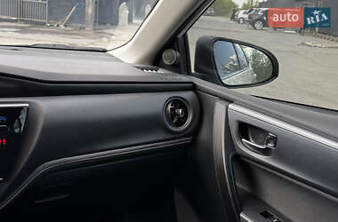 Седан Toyota Corolla 2018 в 