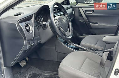 Седан Toyota Corolla 2018 в 