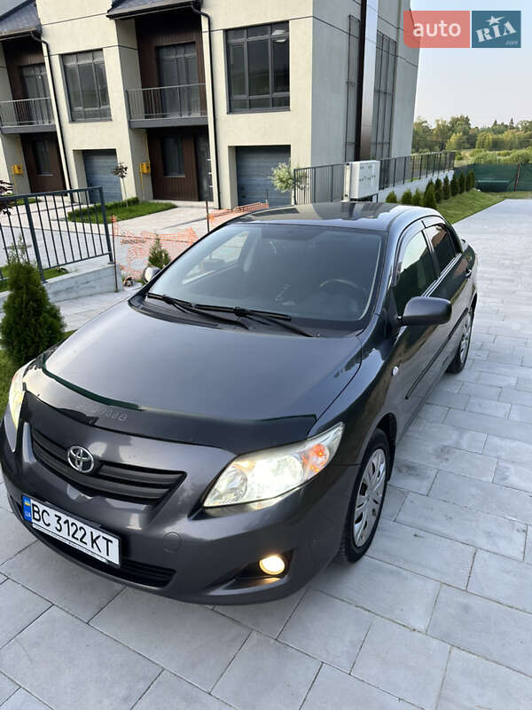 Седан Toyota Corolla 2008 в Львові