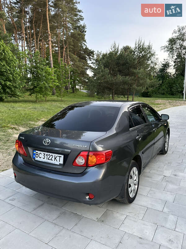 Седан Toyota Corolla 2008 в Львові