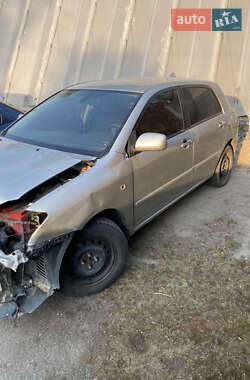 Хетчбек Toyota Corolla 2006 в 